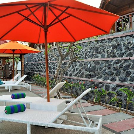 Surya Chandra Beach Bungalow Batununggul Exterior foto
