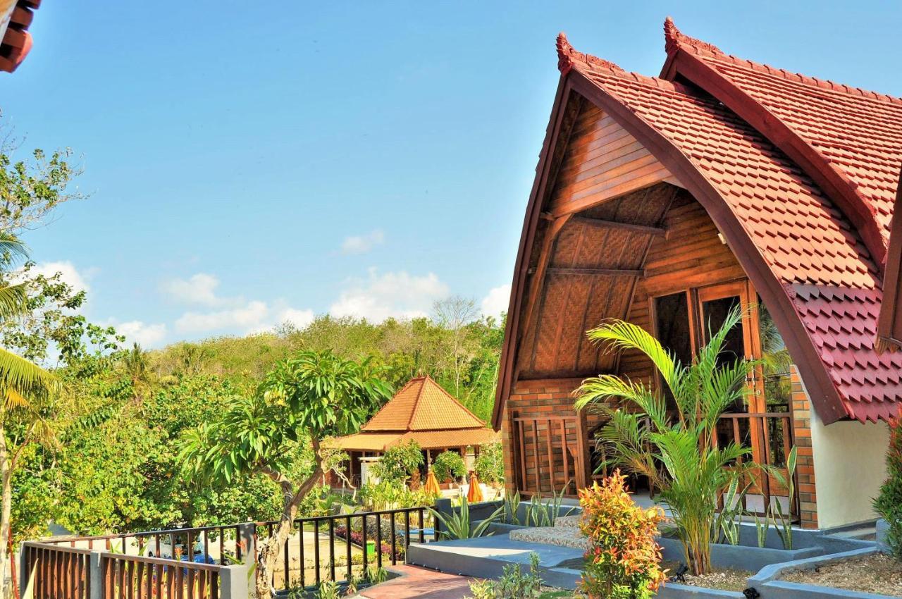 Surya Chandra Beach Bungalow Batununggul Exterior foto