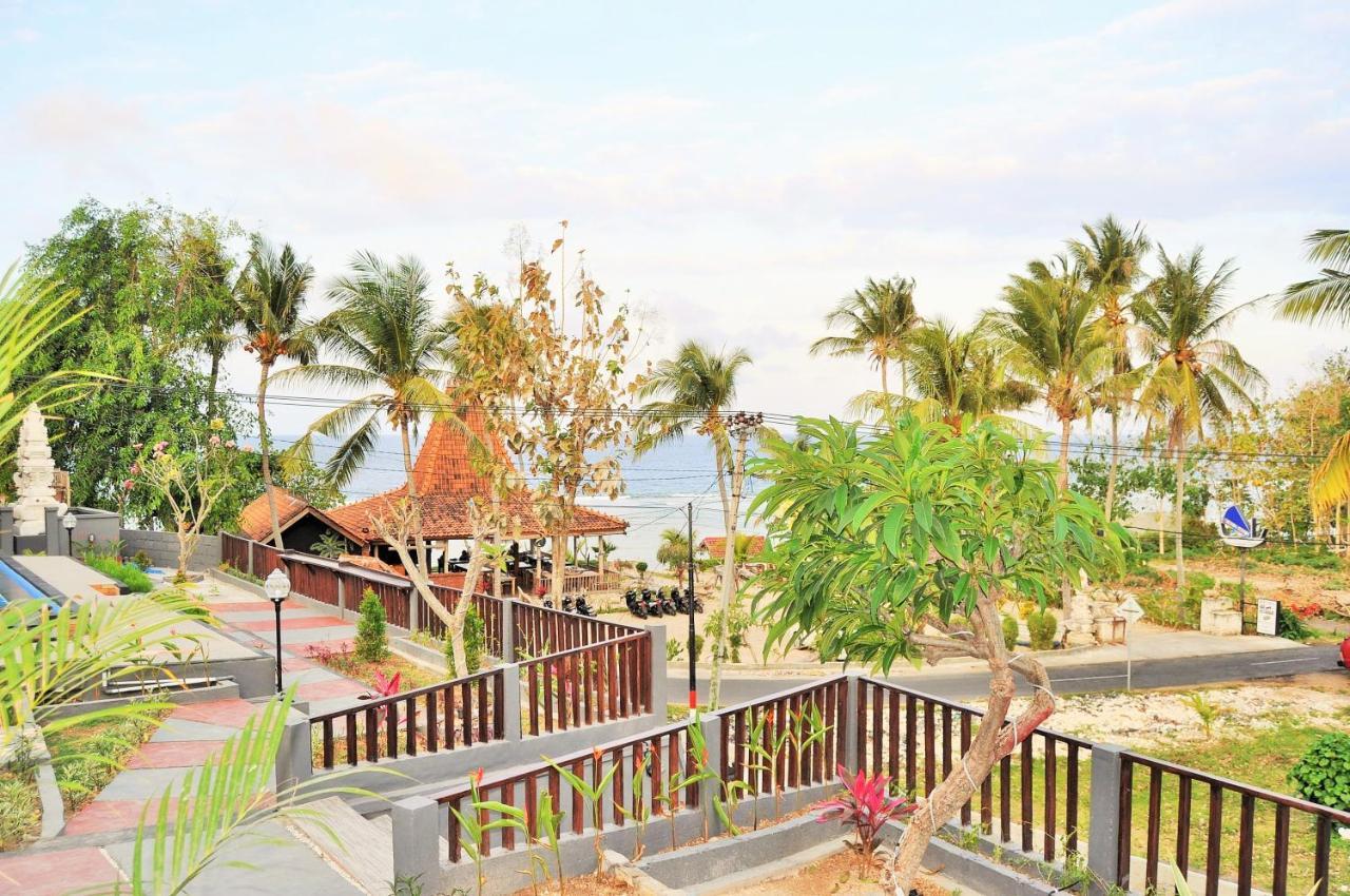 Surya Chandra Beach Bungalow Batununggul Exterior foto