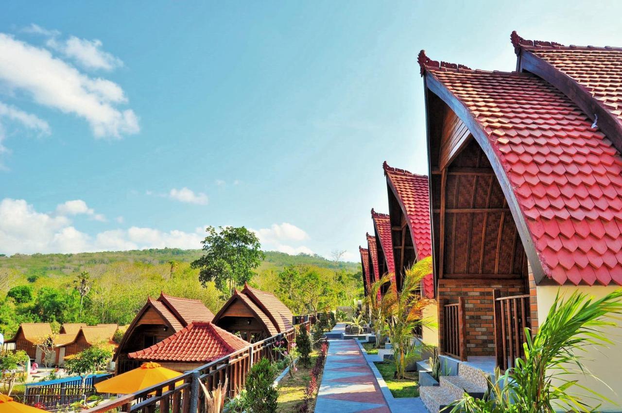 Surya Chandra Beach Bungalow Batununggul Exterior foto