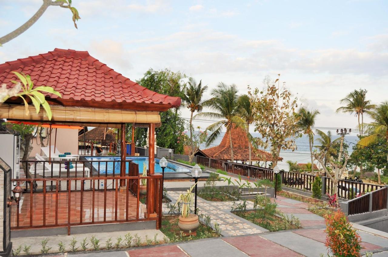 Surya Chandra Beach Bungalow Batununggul Exterior foto