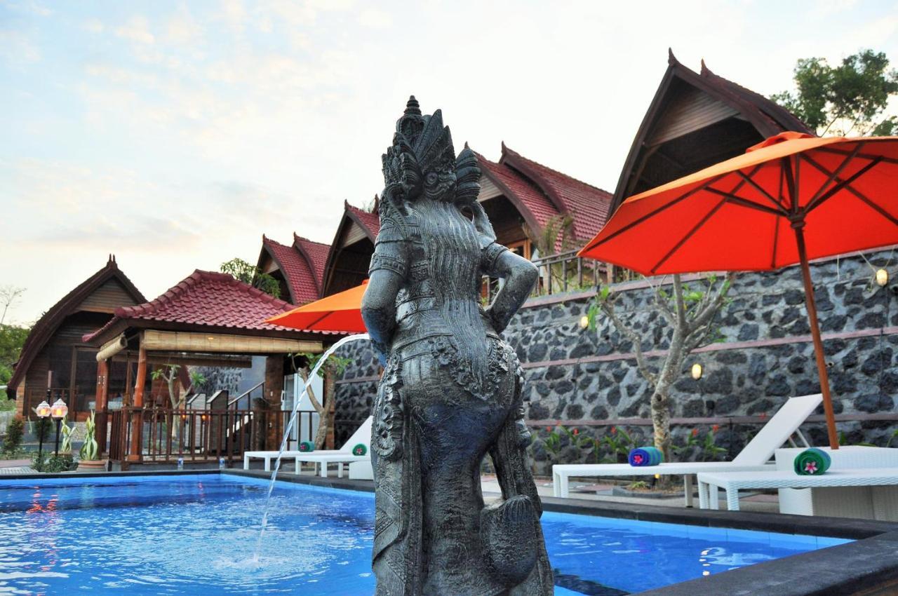 Surya Chandra Beach Bungalow Batununggul Exterior foto