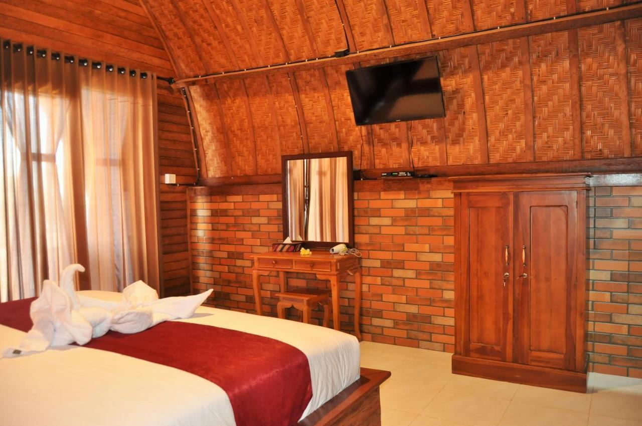 Surya Chandra Beach Bungalow Batununggul Exterior foto