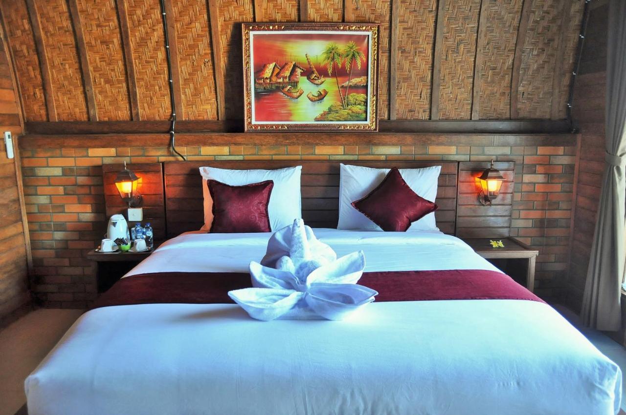 Surya Chandra Beach Bungalow Batununggul Exterior foto