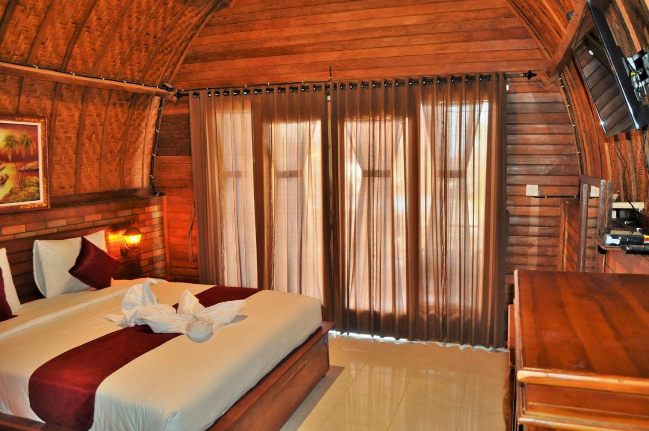 Surya Chandra Beach Bungalow Batununggul Exterior foto