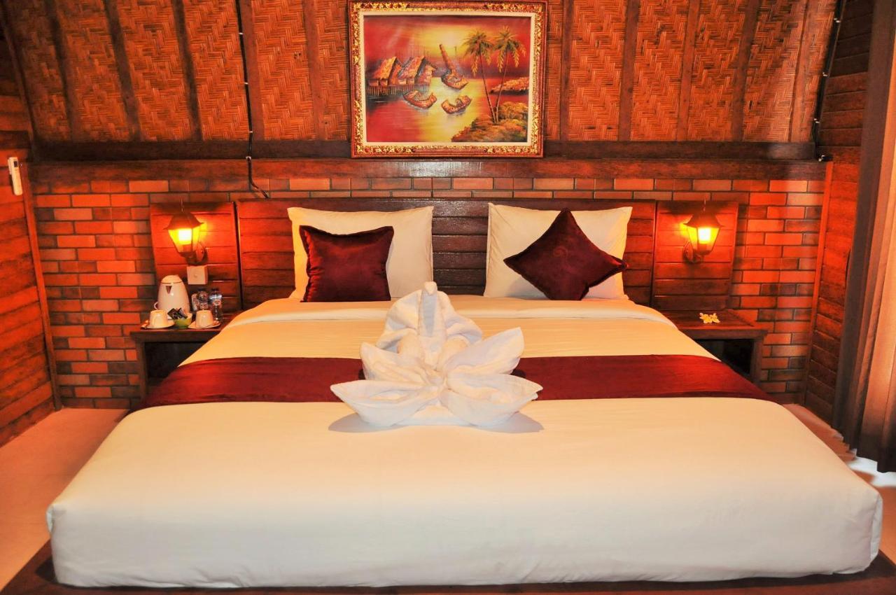 Surya Chandra Beach Bungalow Batununggul Exterior foto