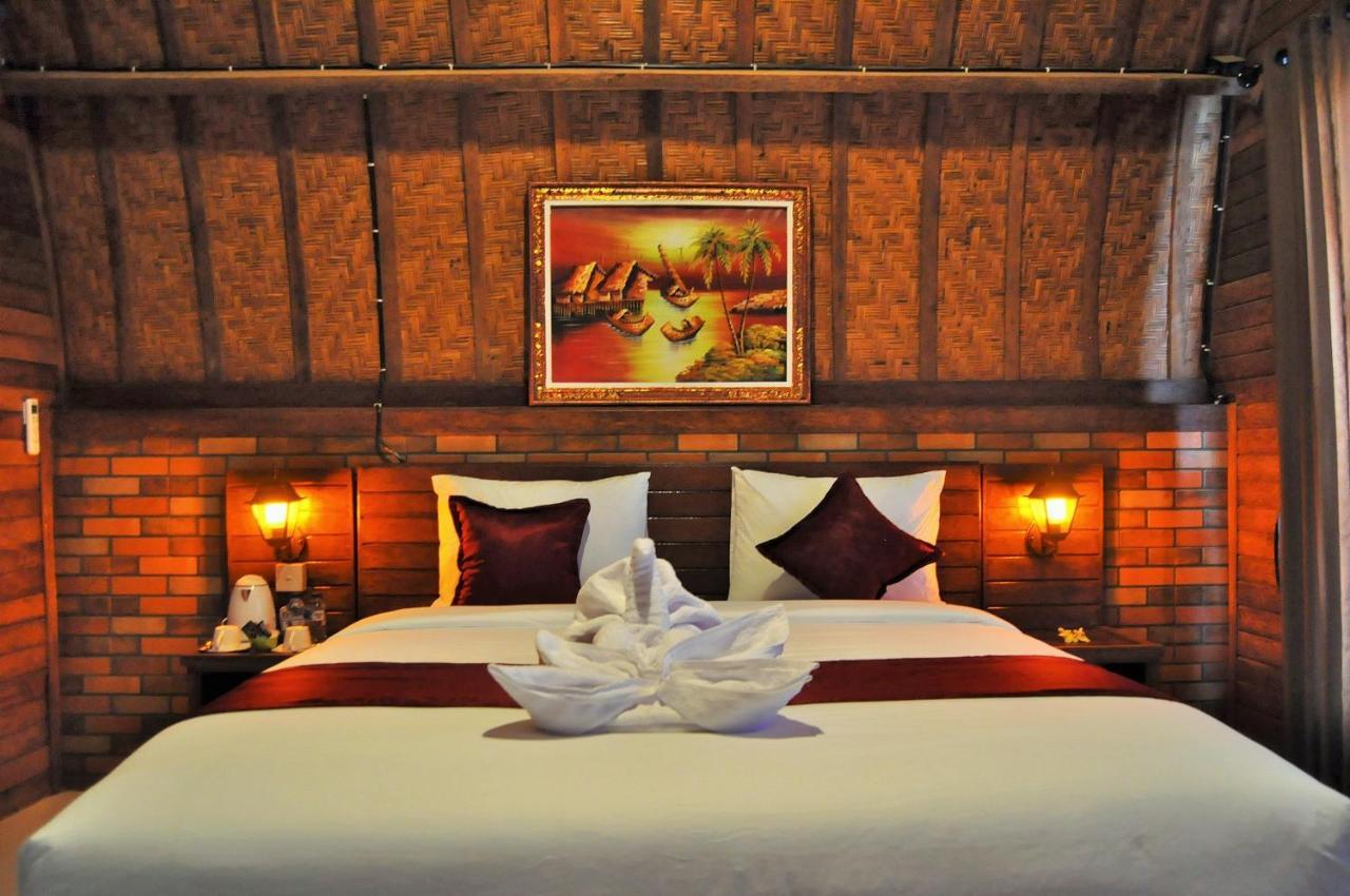 Surya Chandra Beach Bungalow Batununggul Exterior foto